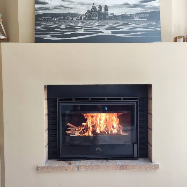 Insert à bois bûches en FONTE - DEVILLE - JOYAU 65 - à Belcodène (13 720) proche de la Bouilladisse (13 124)